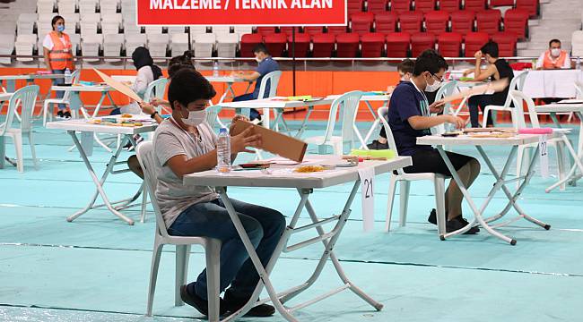 GELECEĞİN TEKNOLOJİ YILDIZI OLMAK İÇİN KAHRAMANMARAŞ'TA HÜNERLERİNİ SERGİLEDİ