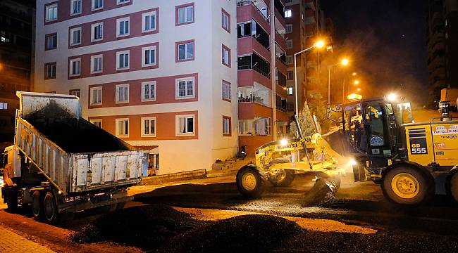 DULKADİROĞLU BELEDİYESİ'NDEN GÜNEŞEVLER'DE ASFALT ÇALIŞMASI