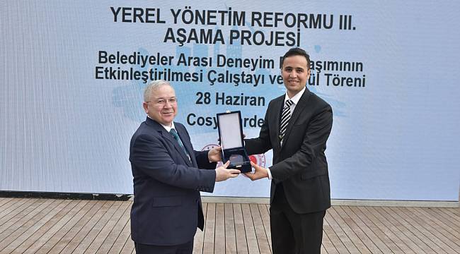 İK Yönetim Bilgi Sistemi Ödül Aldı