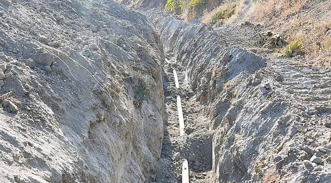 EKİNÖZÜ AMBAR MAHALLESİNDE İÇMESUYU ŞEBEKE YENİLEMELERİ DEVAM EDİYOR