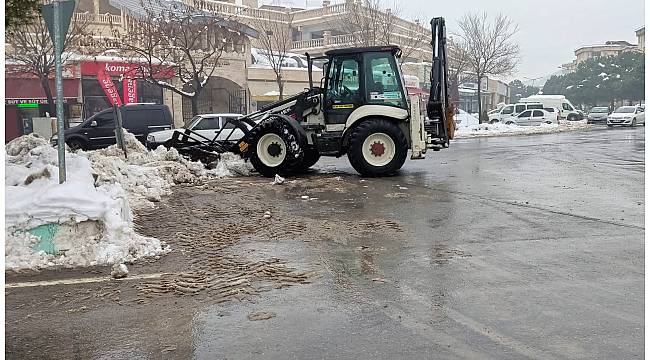 BÜYÜKŞEHİR'DEN BUZLANMAYA KARŞI ÖNLEM