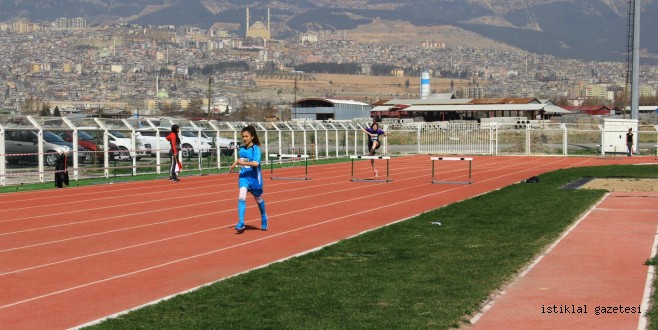 ATLETİZM' DE EN HIZLILAR BELLİ OLDU