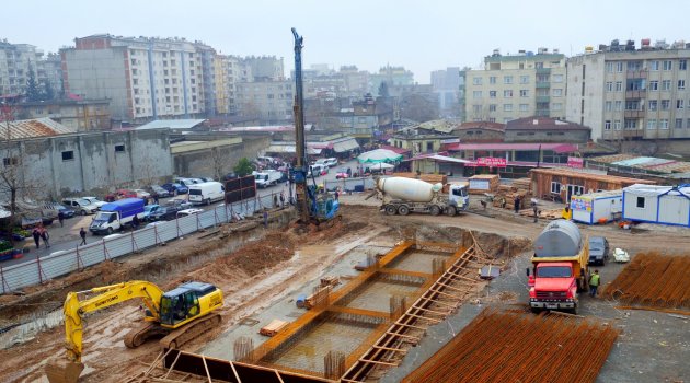 ÇOK KATLI OTOPARKTA ÇALIŞMALAR DEVAM EDİYOR