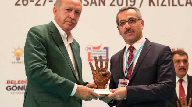 CUMHURBAŞKANI ERDOĞAN'DAN BAŞKAN GÜNGÖR'E ÖDÜL