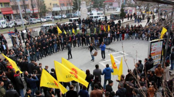 Elazığ'da Biber Gazlı Müdahale, Batman'da Davul Zurnalı Eylem