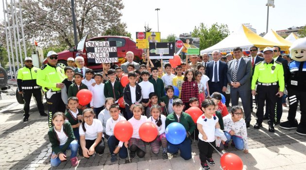 Gazi Antep Vali Gül, "Trafik kurallarına uymak yaşam kalitemizi arttırır" dedi.