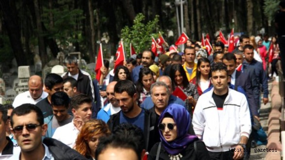 Gençlerden Çanakkale Şehitlerine Vefa Yürüyüşü