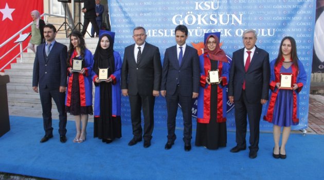 GÖKSUN MYO'DA MEZUNİYET SEVİNCİ