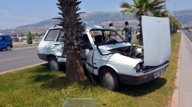 Kahramanmaraş-Adana Karayolunda TIR İle Otomobilin Çarpıştı.