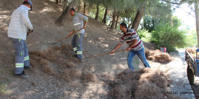 Kale Çevresinde Temizlik Yapıldı