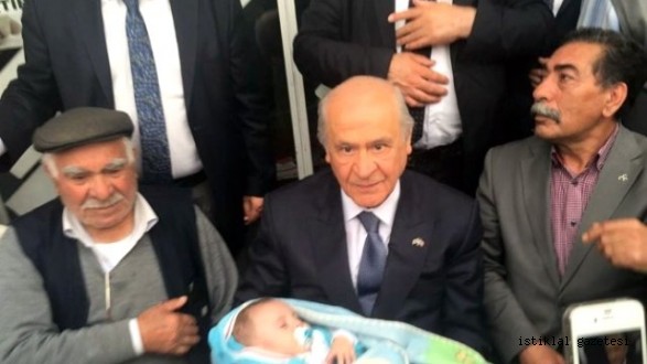 MHP Genel Başkanı Bahçeli,Bebeği Çok Sevdi