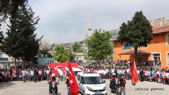 Öğrencilerden Güneydoğu'daki Güvenlik Güçlerine Duygulandıran Mektuplar