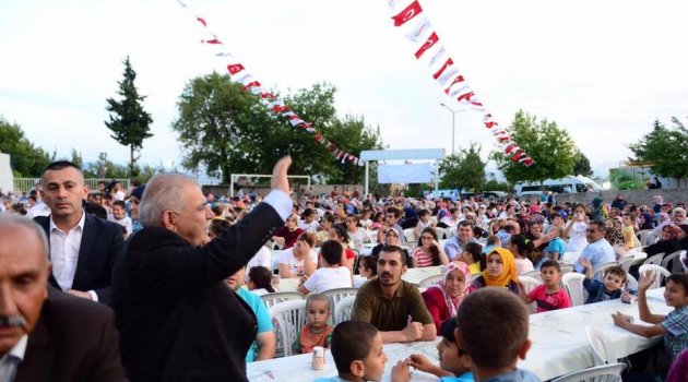 ONİKİŞUBAT BELEDİYESİ SEMT İFTARLARINA BAŞLADI...