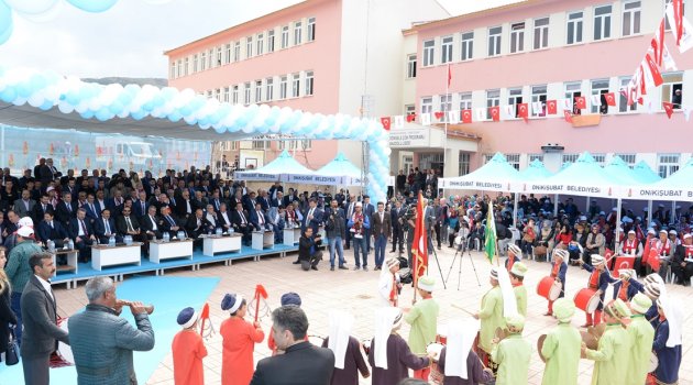 * ONİKİŞUBAT BELEDİYESİ TARAFINDAN YAPTIRILACAK OLAN, DÖNGELE İMAM HATİP ORTAOKULUNUN TEMELİ, BAŞBAKAN YARDIMCISI VEYSİ KAYNAK'IN KATILDIĞI TÖRENLE ATILDI