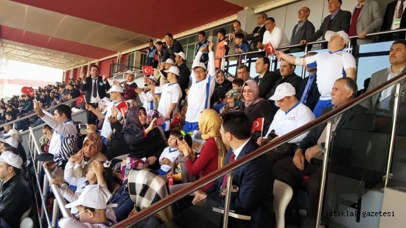 ÖZEL TARAFTARLAR, BÜYÜKŞEHİR BELEDİYE SPOR'A GALİBİYETİ GETİRDİ