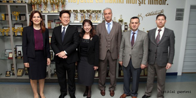 PROF. DR. DENNIS W. HONG ÖZEL SANKO LİSESİ'NDE