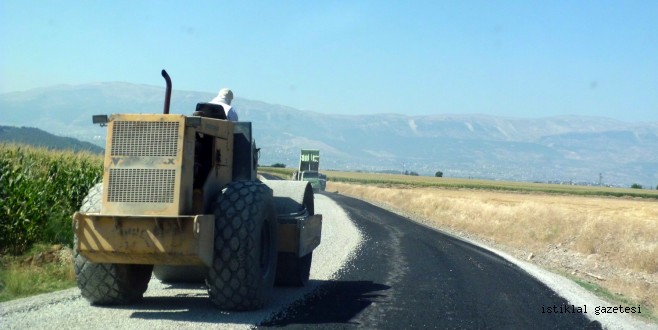 Şerefoğlu Yolunda Asfalt Sathi Kaplama Çalışmaları Devam Ediyor