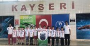 -KAYSERİ'DEKİ YARIŞLARDA SANKOLULAR 4X100 METRE SERBET BAYRAK YARIŞINDA BİRİNCİ, 4X50 METRE KARIŞIK BAYRAK YARIŞINDA İKİNCİ OLDU