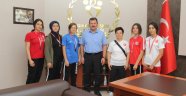 ŞAMPİYON WUSHU SPORCULARINDAN İL MÜDÜRÜ KABAKCIYA ZİYARET