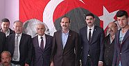  Zekeriya Öztürk, Çağlayancerit İlçe Başkanı Mehmet Şahan'ı makamında ziyaret etti.