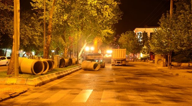 TRABZON CADDESİ VE ŞEKERDERE'NİN ALTYAPISI YENİLENİYOR