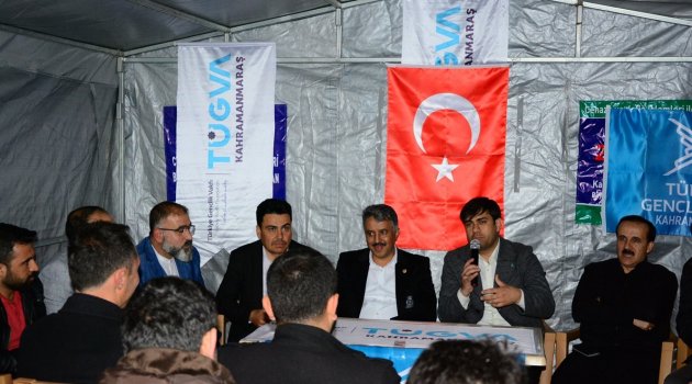 UĞUR DİLİPAK'DAN EVET ÇADIRINA MARŞLI DESTEK