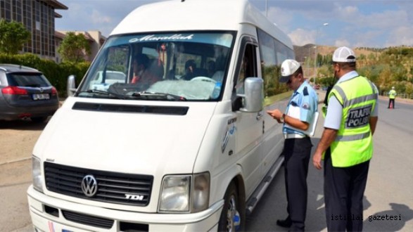 Ulaştırma BakanlığıOkul  Servis Araçları Hizmet Yönetmeliği'nde Değişikliğe Gitti.