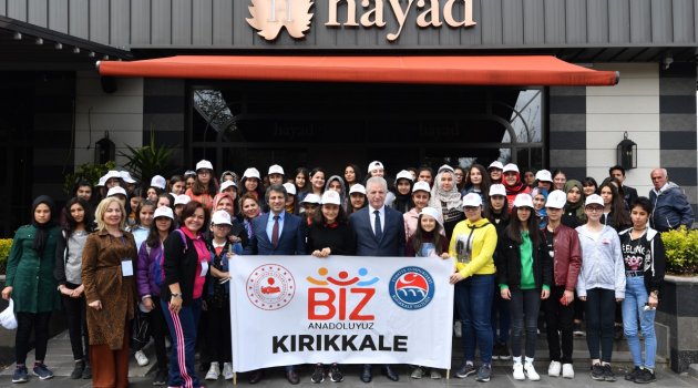 Vali Gül, Biz Anadoluyuz" Projesi kapsamında öğrencilerle buluştu